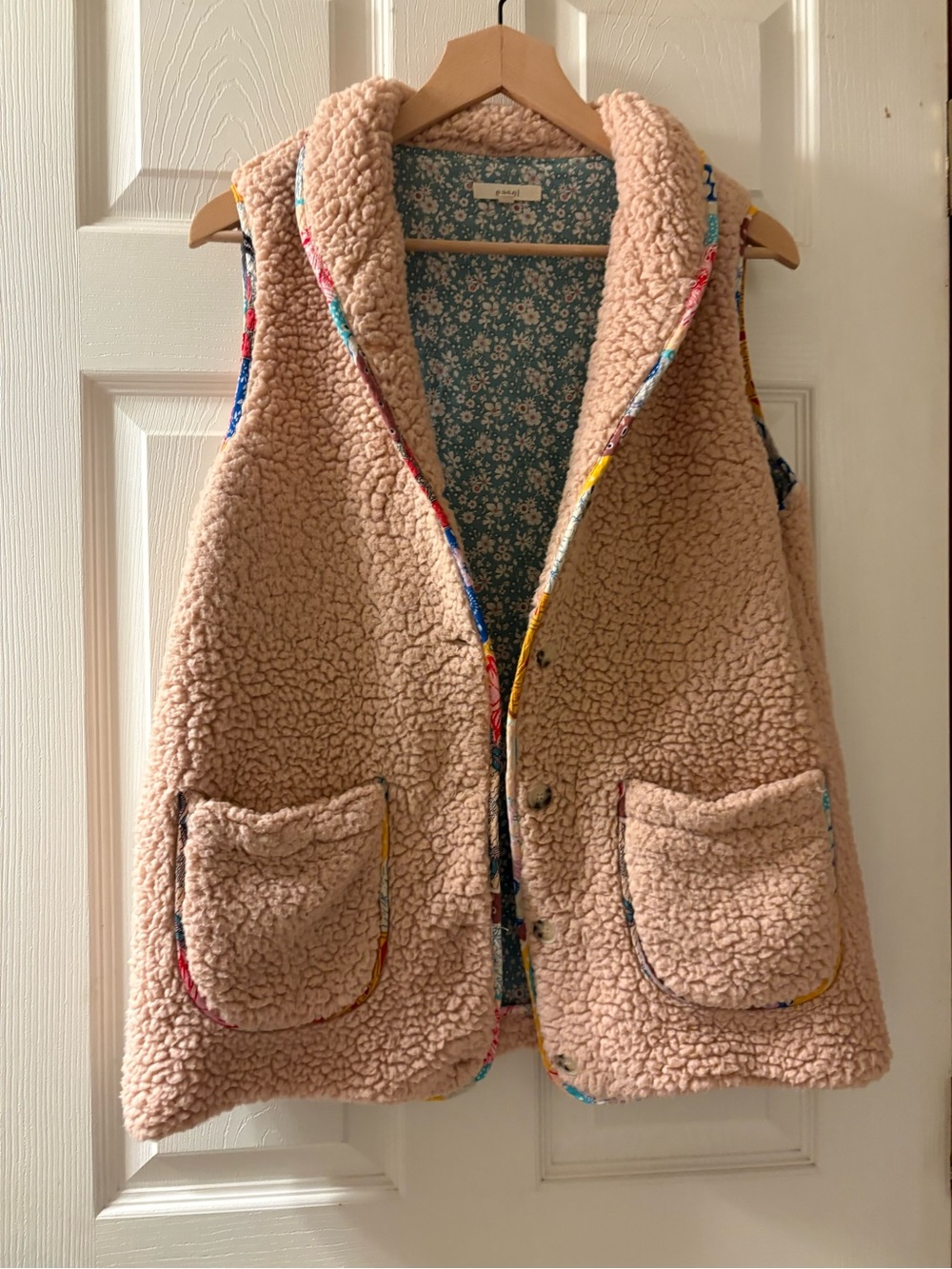 Easel Sherpa Fleece Vest Size L Floral Lined Boho Patchwork Button Front